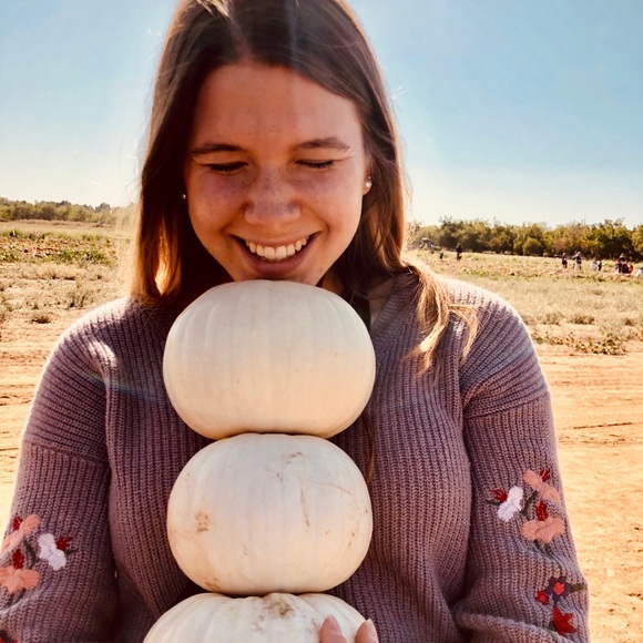 Meet your Posher, Alexandra - Picture 1 of 1